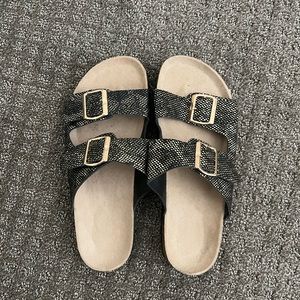 Women’s sandals. Size 9.